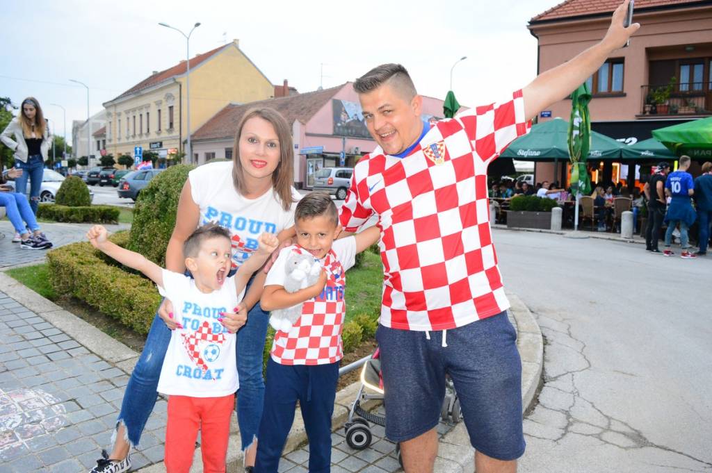 Navijači u Koprivnici - obitelj Fajdić