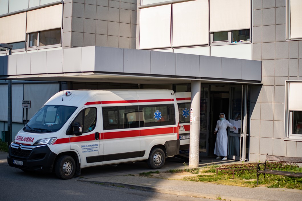 Koprivnička bolnica i sanitetski prijevoz // Foto: Luka Krušec / LuMedia