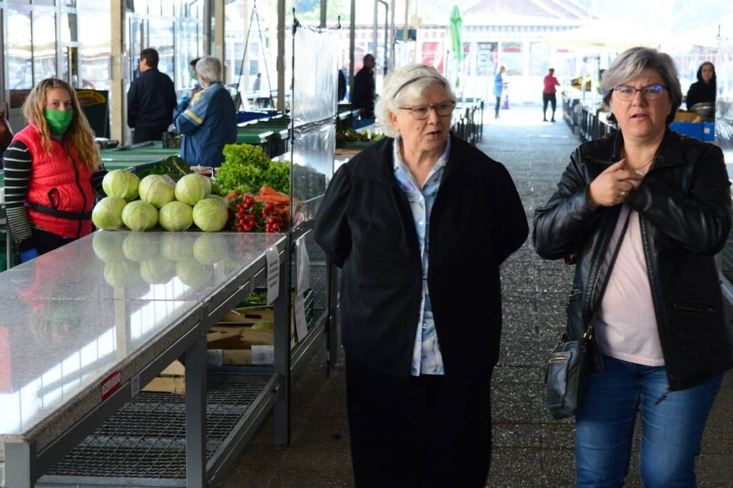 Prodavači i kupci na koprivničkoj tržnici u doba koronavirusa