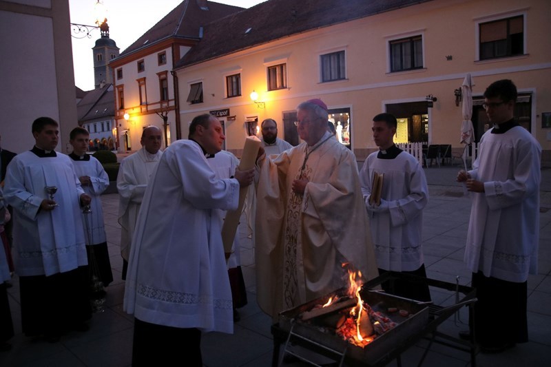 Vazmeno bdjenje u varaždinskoj katedrali