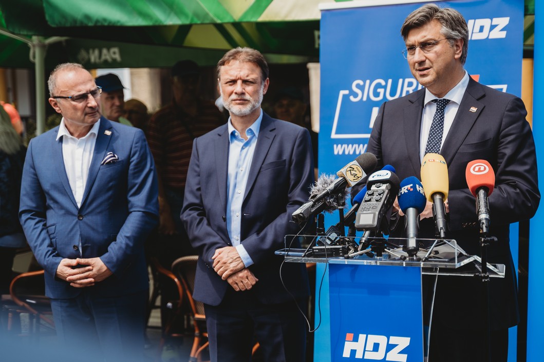 Kandidati HDZ-a u Koprivnici // Foto: Luka Krušec / LuMedia