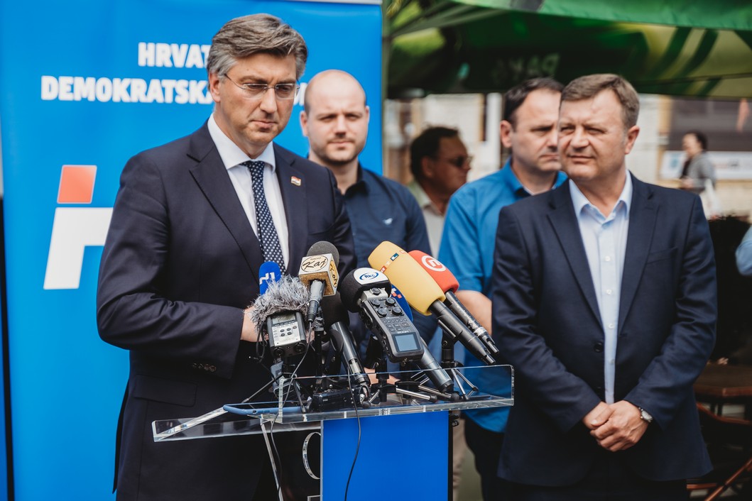 Kandidati HDZ-a u Koprivnici // Foto: Luka Krušec / LuMedia