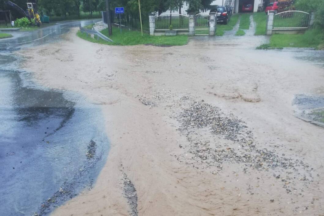 Poplava zbog kiše u Starigradu