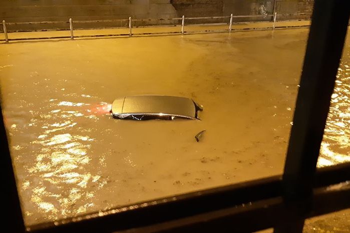 Poplavljen nadvožnjak u Miramarskoj u Zagrebu