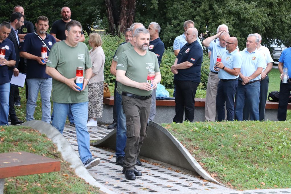 U Koprivnici polaganjem vijenaca obilježen Dan pobjede i domovinske zahvalnosti i Dan hrvatskih branitelja