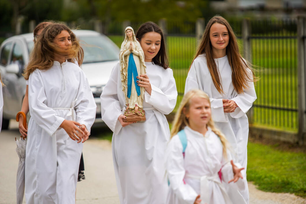 Zavjetna procesija na blagdan Velike Gospe u Močilama 