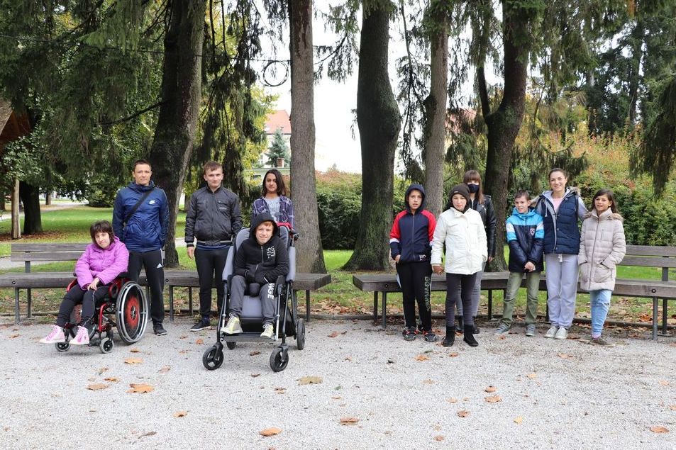 Učenici COOR-a Podravsko sunce šetali koprivničkim parkom