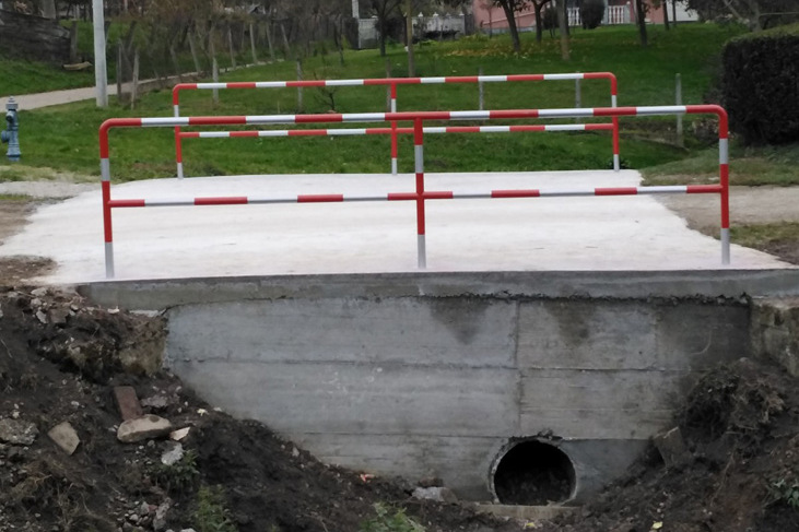 Novoizgrađeni prelaz preko kanala u Komarničkoj ulici u Novigradu Podravskom