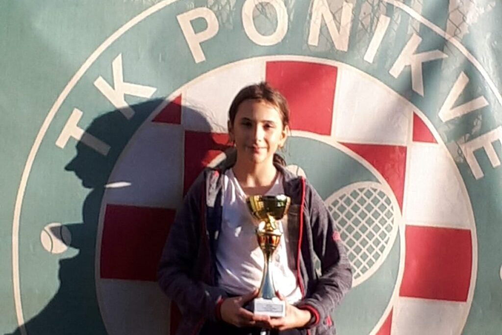 Mia Robotić, tenisačica Teniskog kluba Đurđevac