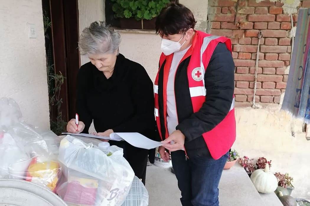 Koprivnički Crveni križ počeo s podjelom paketa potrebitima