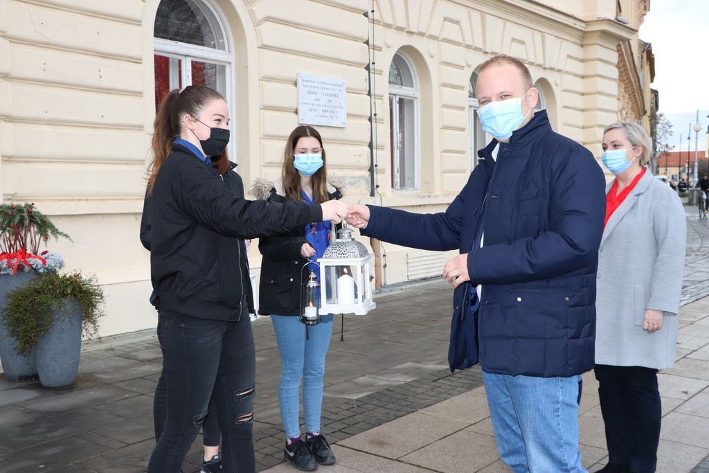 Koprivnički gradonačelnik Mišel Jakšić preuzeo Betlehemsko svjetlo