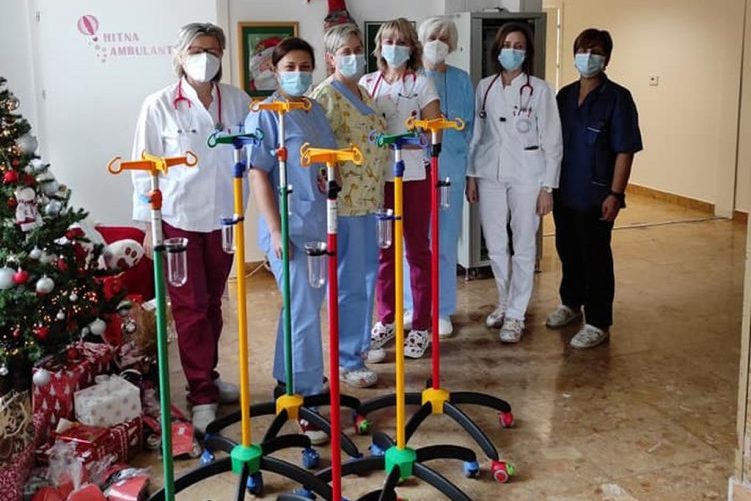 Grad Koprivnica donirao infuzijske stalke koprivničkoj pedijatriji