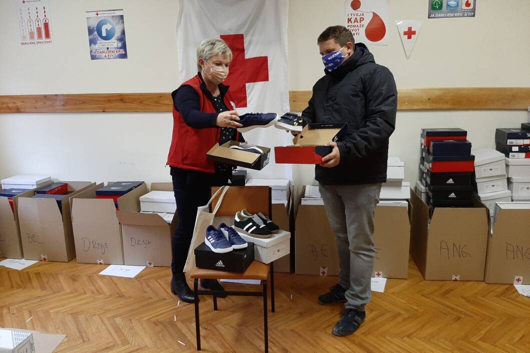 U akciji koprivničkog Crvenog križa prikupljeno 520 pari patika za potrebite učenike