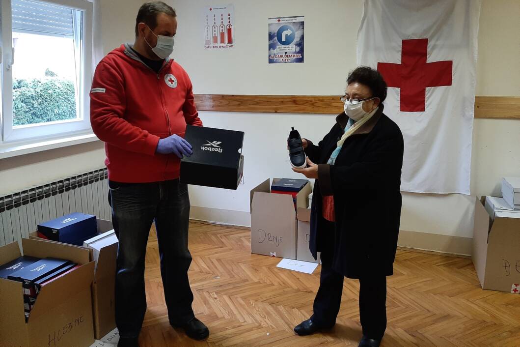U akciji koprivničkog Crvenog križa prikupljeno 520 pari patika za potrebite učenike