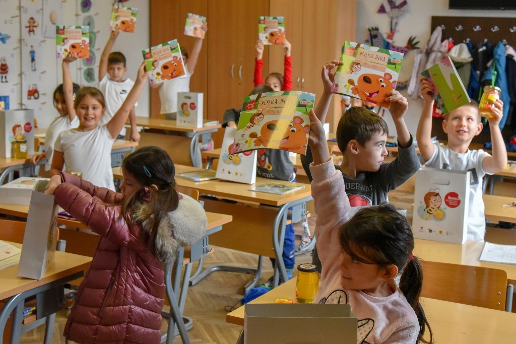 Đurđevački prvašići učili o pčelama i važnosti meda