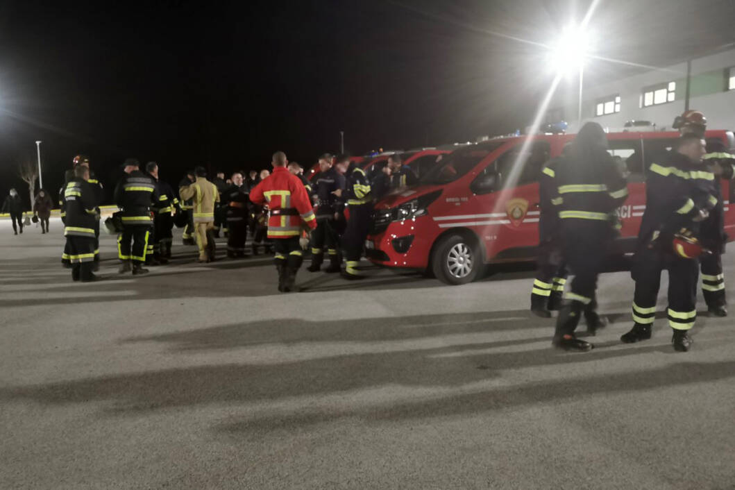 Podravsko-prigorski vatrogasci pomažu unesrećenima nakon razornog potresa