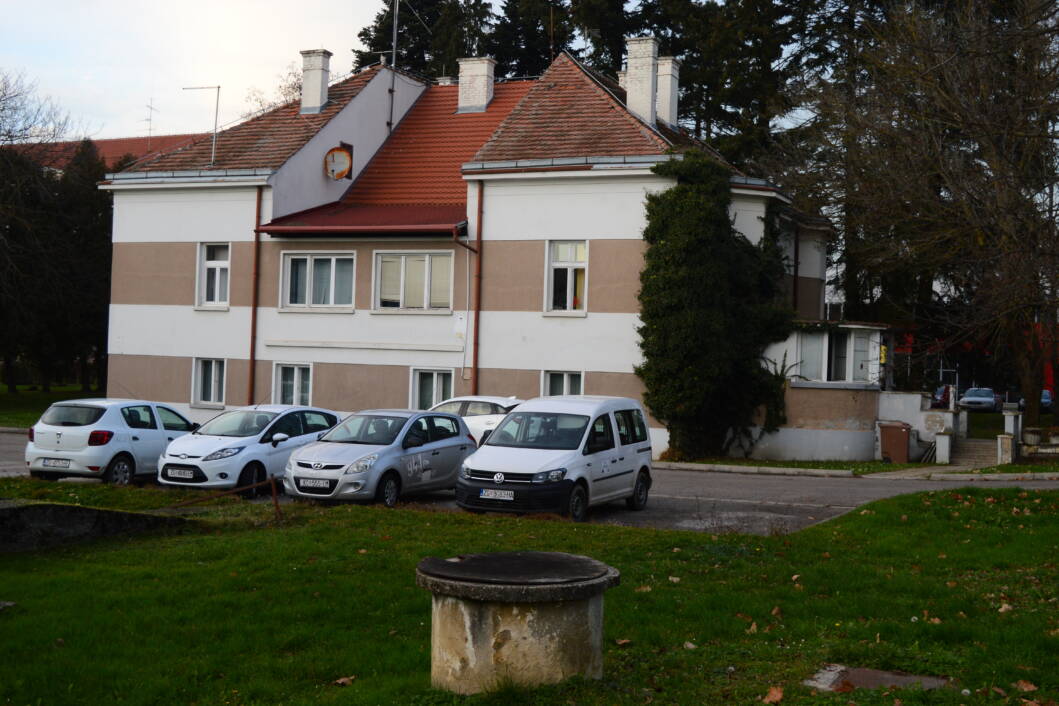 Zgrada i parkiralište Glasa Podravine u Ulici Matije Gupca 2 u Koprivnici