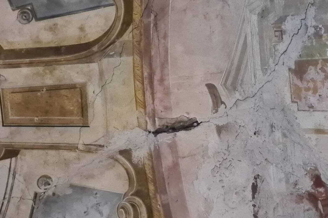 Oštećeni svodovi Crkve Presvetog Trojstva u Legradu 