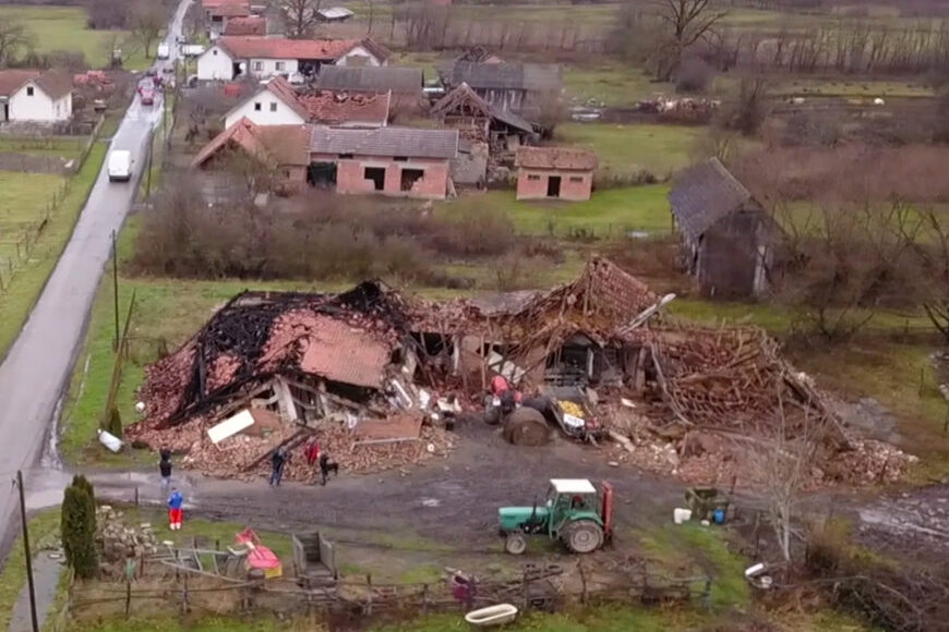 Razrušena Petrinja snimljena dronom iz zraka