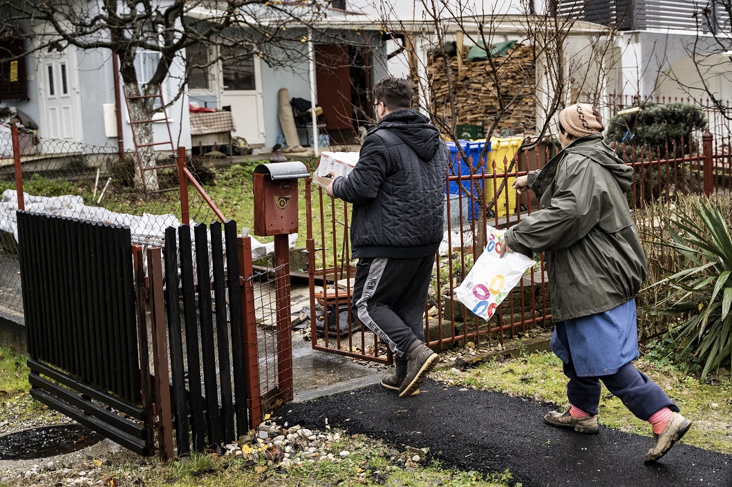 Članovi udruge Šinterice dobra srca pomažu u Petrinji