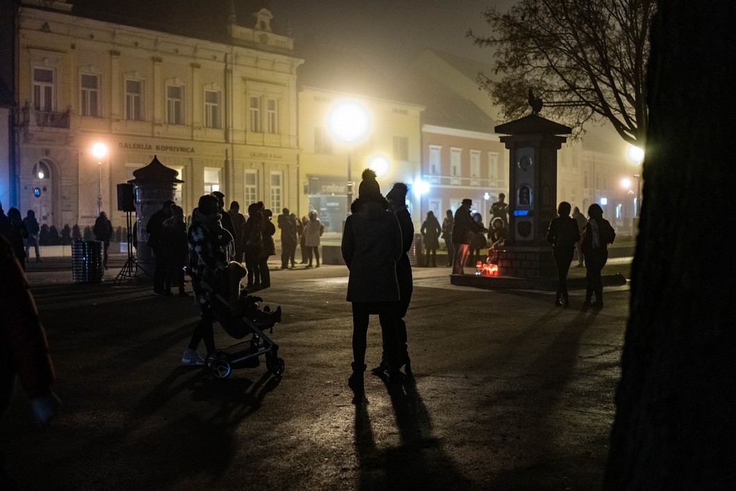 Koprivničanci se opraštaju od Balaševića // Foto: Luka Krušec / LuMedia