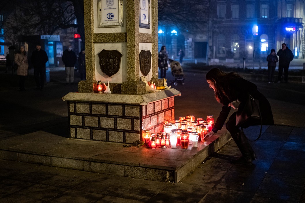 Koprivničanci se opraštaju od Balaševića // Foto: Luka Krušec / LuMedia