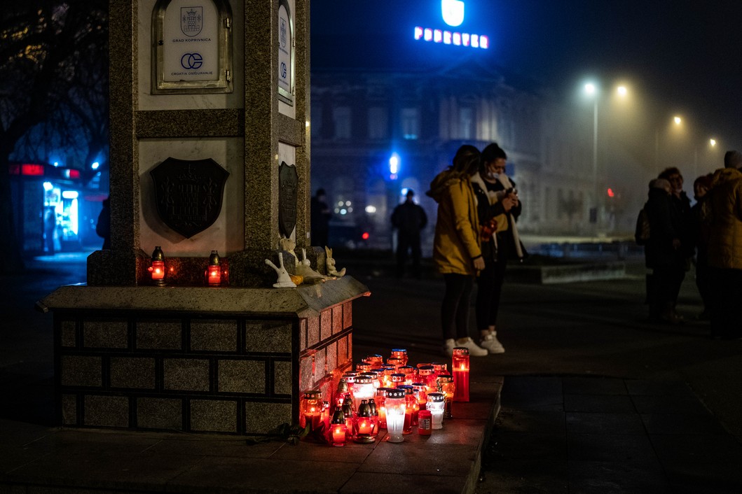 Koprivničanci se opraštaju od Balaševića // Foto: Luka Krušec / LuMedia