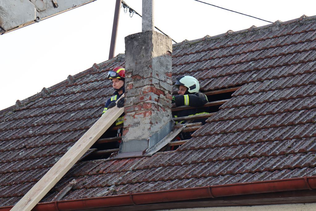 Skidanje dimnjaka u Ulici Ante Starčevića