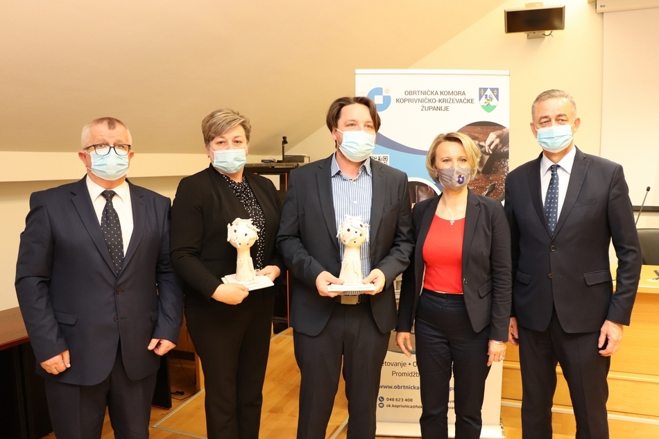 Ksenija Kolarević i Krešmir Krznarić (u sredini) na dodjeli nagrada za najbolje obrtnike u Podravini i Prigorju