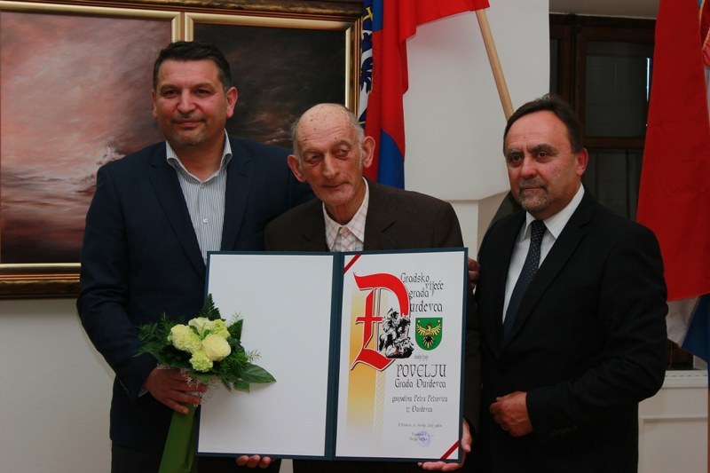 Petar Petrović dobio je 2017. javno priznanje Povelja Grada Đurđevca