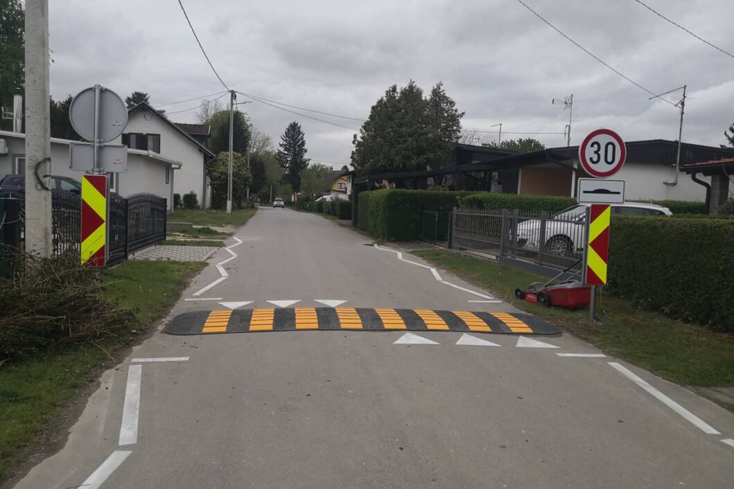 Postavljeni ležeći policajci na Šoderici