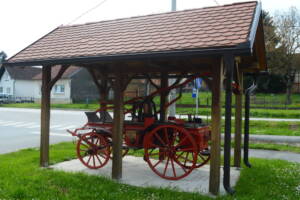 Ručna vatrogasna šprica u središtu Rasinje