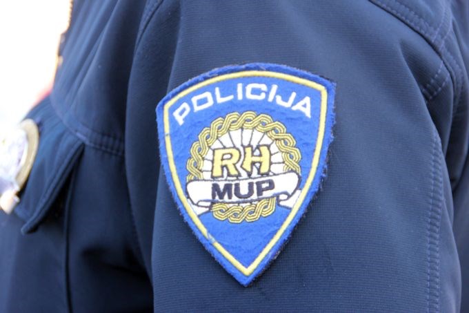 Policija