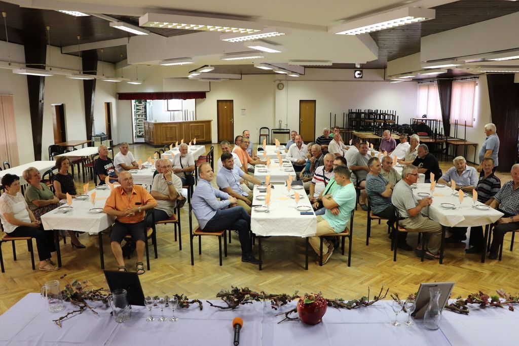 Skupština udruge vinogradara i voćara koprivničkog kraja Fran Galović