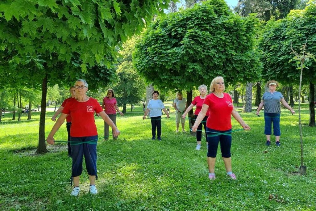 Volonteri u parku