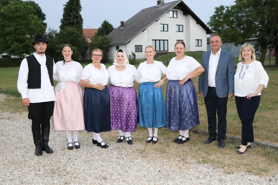  Međunarodni festival folklora 'Iz bakine škrinje'