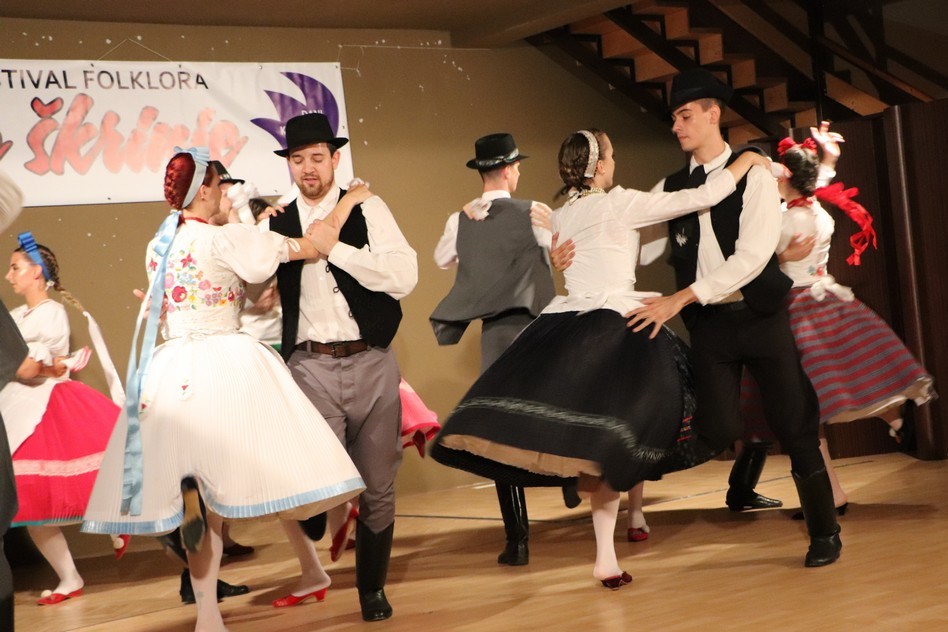 Međunarodni festival folklora 'Iz bakine škrinje'