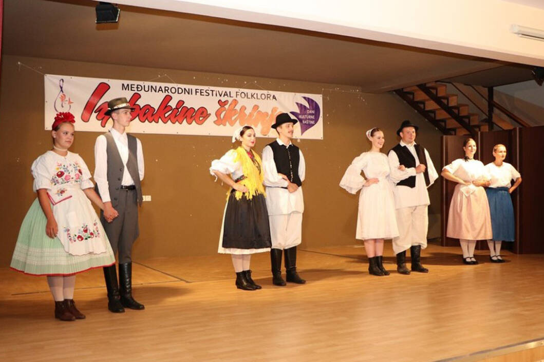 Međunarodni festival folklora Iz bakine škrinje