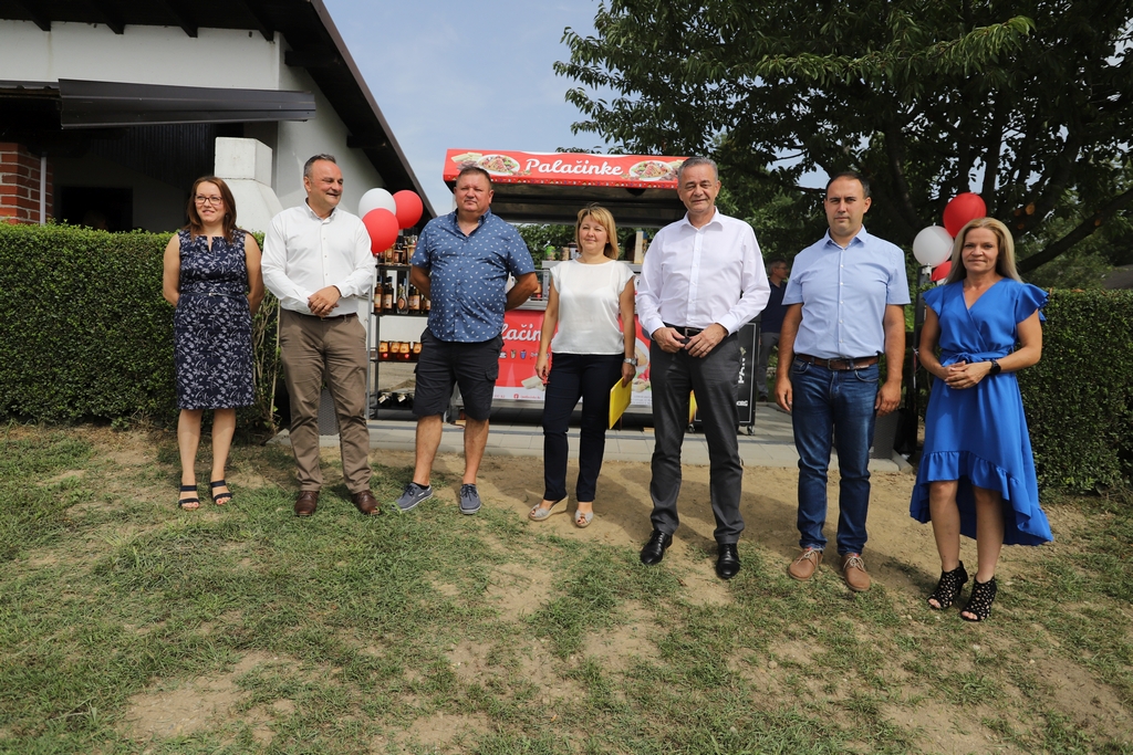 Mala svečanost otvorenja palačinkarnice na Šoderici