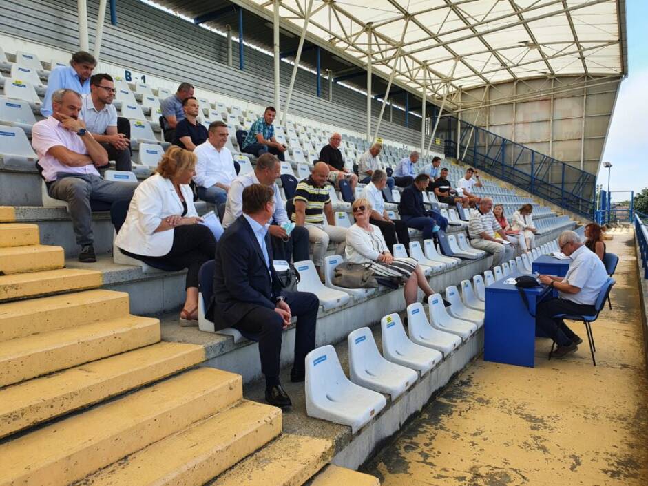 Skupština Slavena Belupa na koprivničkom stadionu