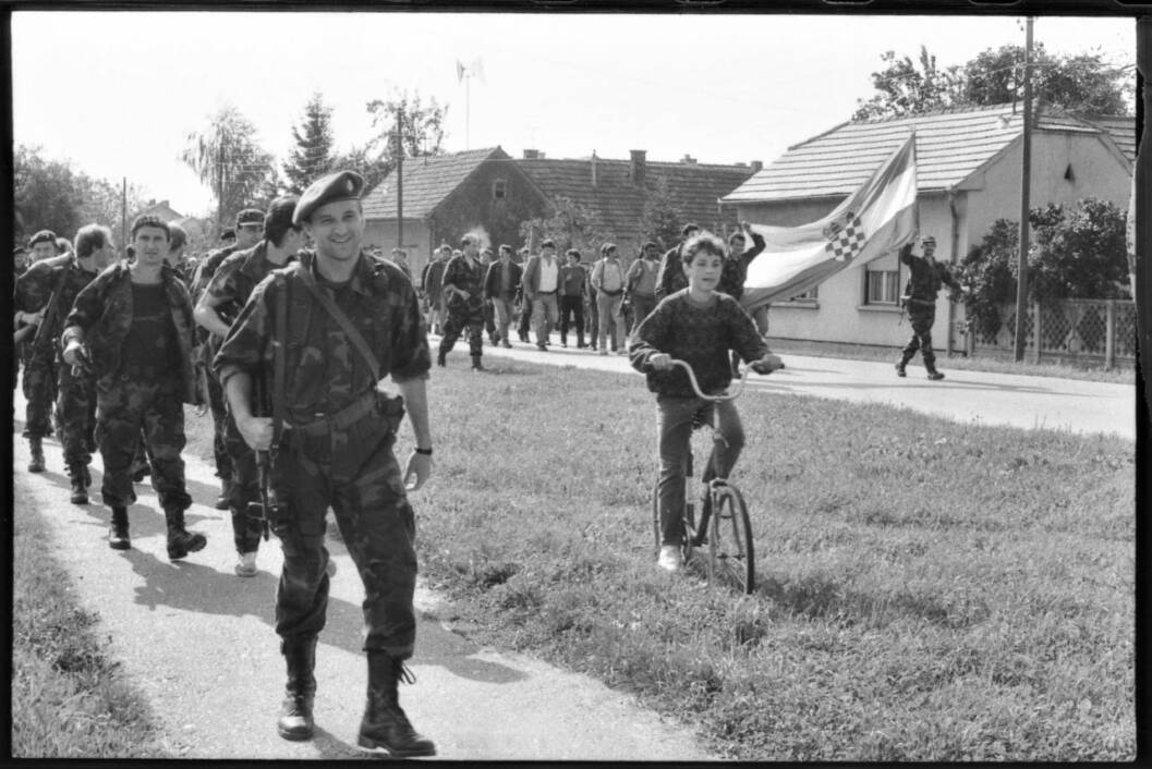 Hrvatski branitelji na putu prema koprivničkoj Vojarni 1991. godine