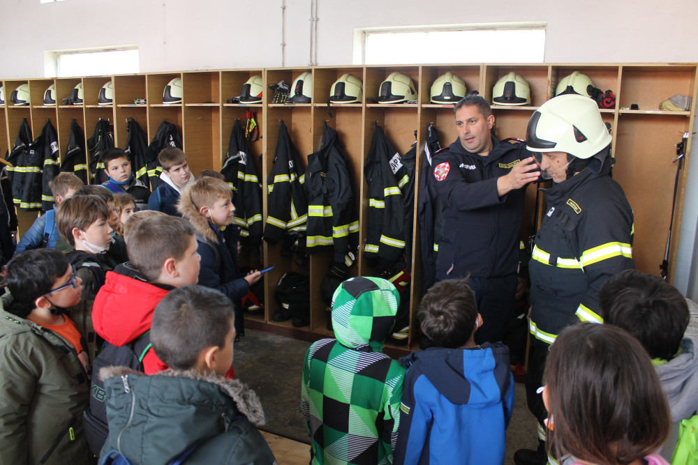 Učenici u posjeti koprivničkim vatrogascima