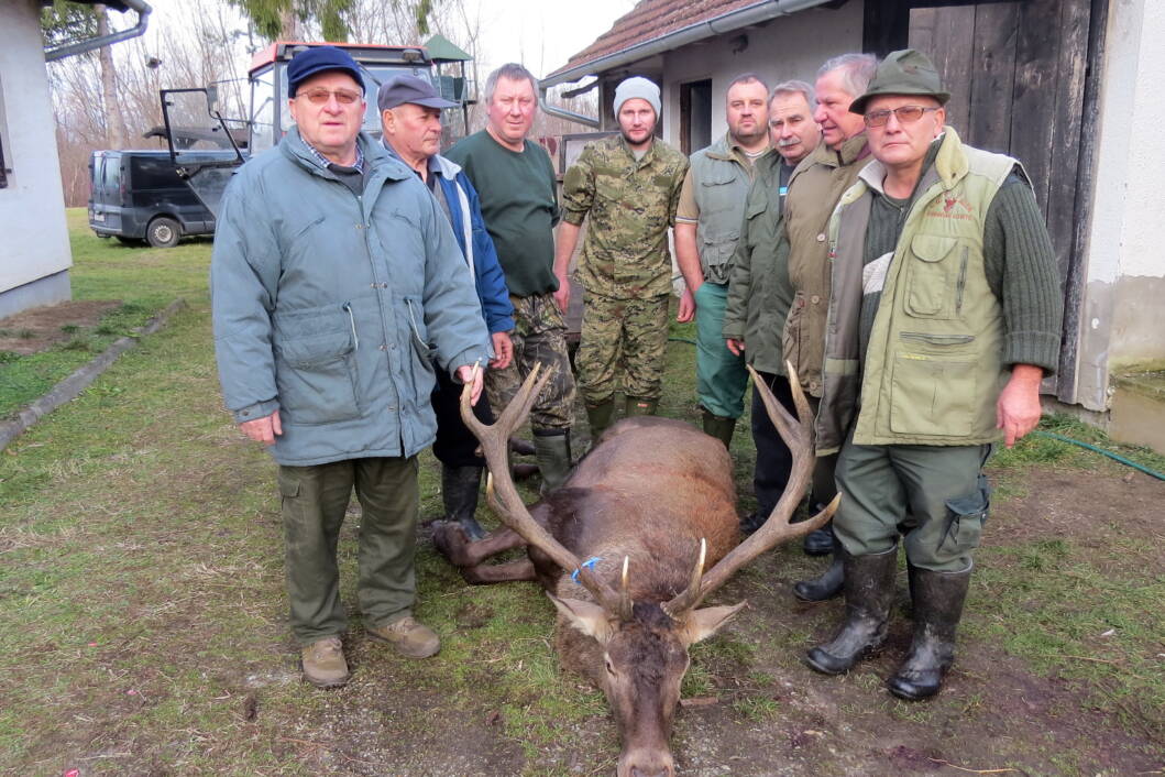 Članovi lovačke udruge Jelen iz Podravskih Sesveta nakon lova