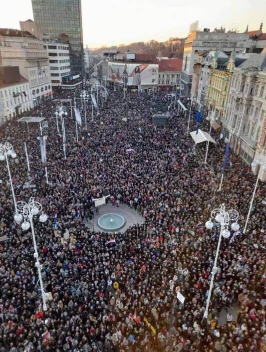 Prosvjednici protiv covid mjera u Zagrebu