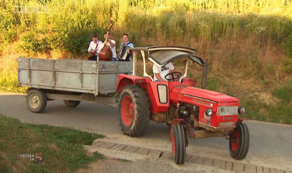 Traktor i harmonikaš