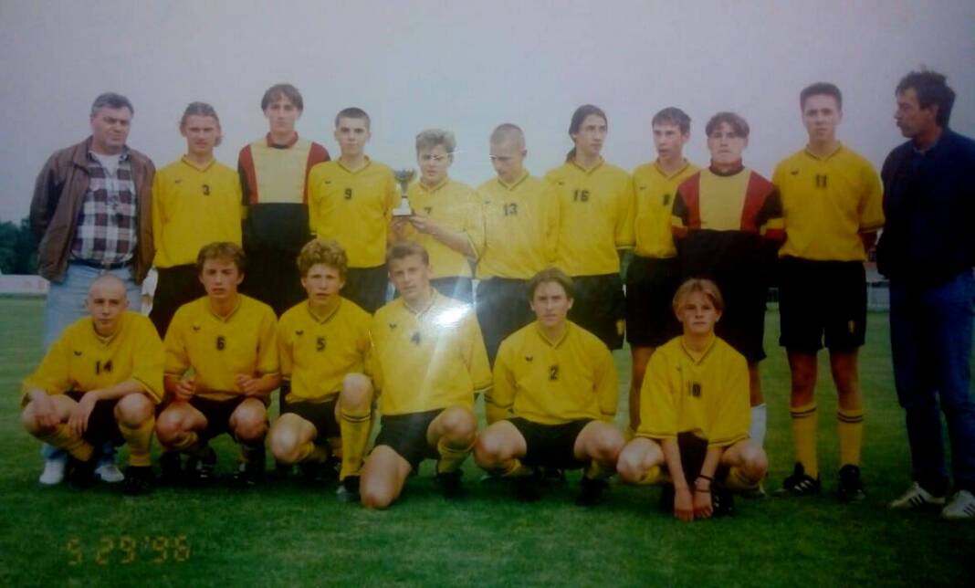 Juniori Koprivnice sa svojim trenerima Bešijem i Kadijom 1996. godine