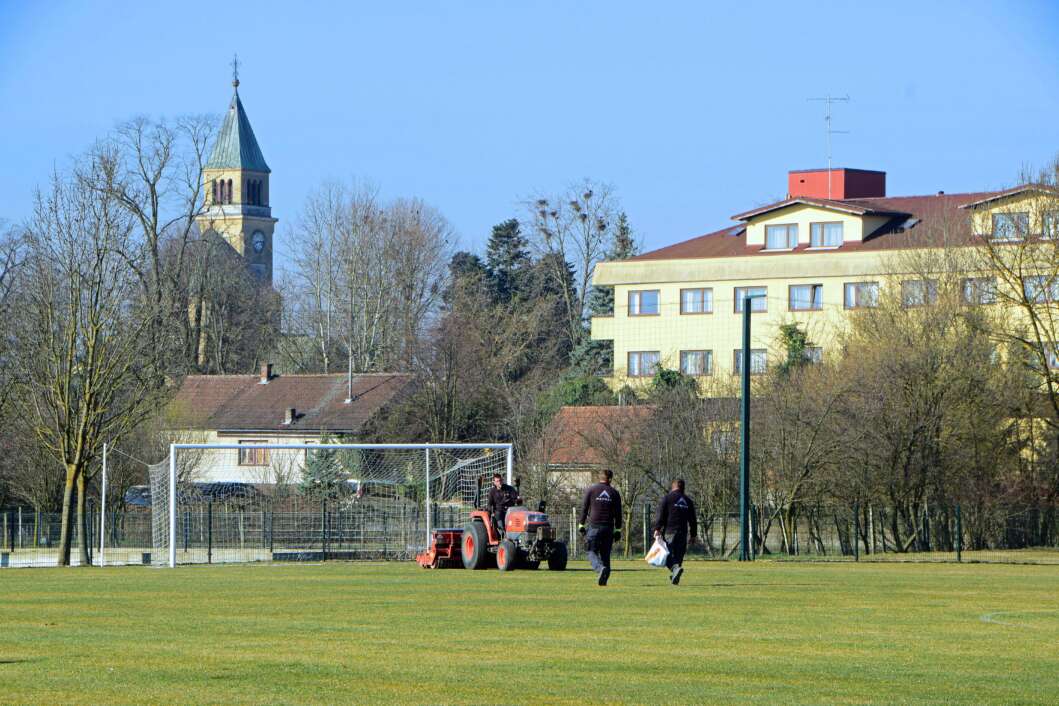 Održavanje travnjaka na pomoćnom igralištu stadiona u Đurđevcu