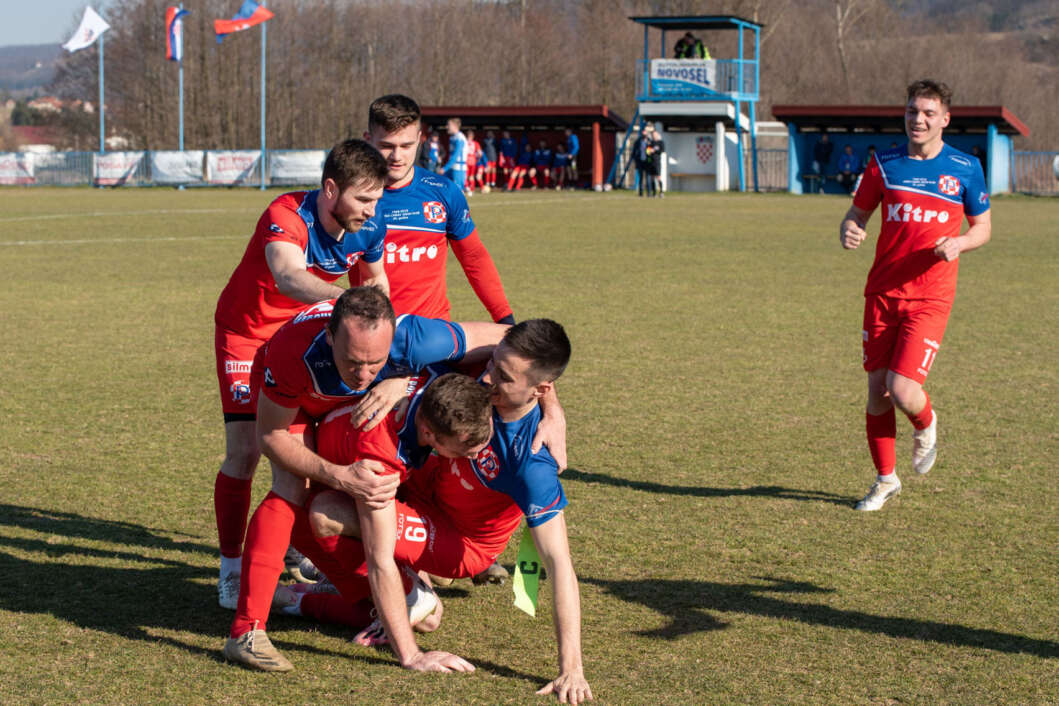 Slavlje nogometaša Poleta iz Tuhovca