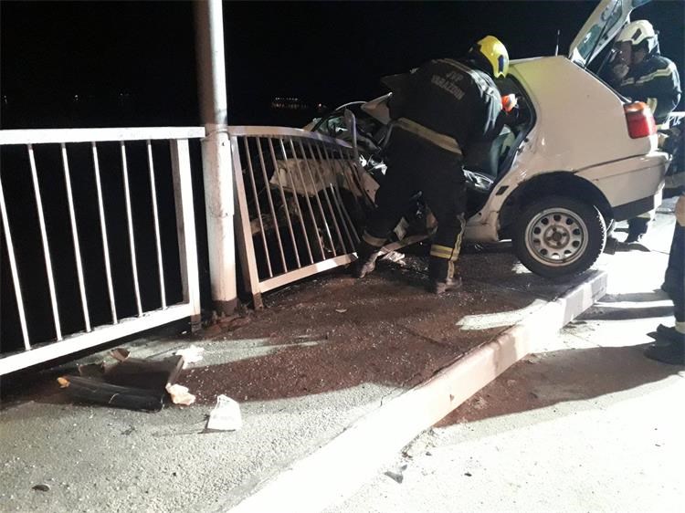Prometna nesreća na mostu