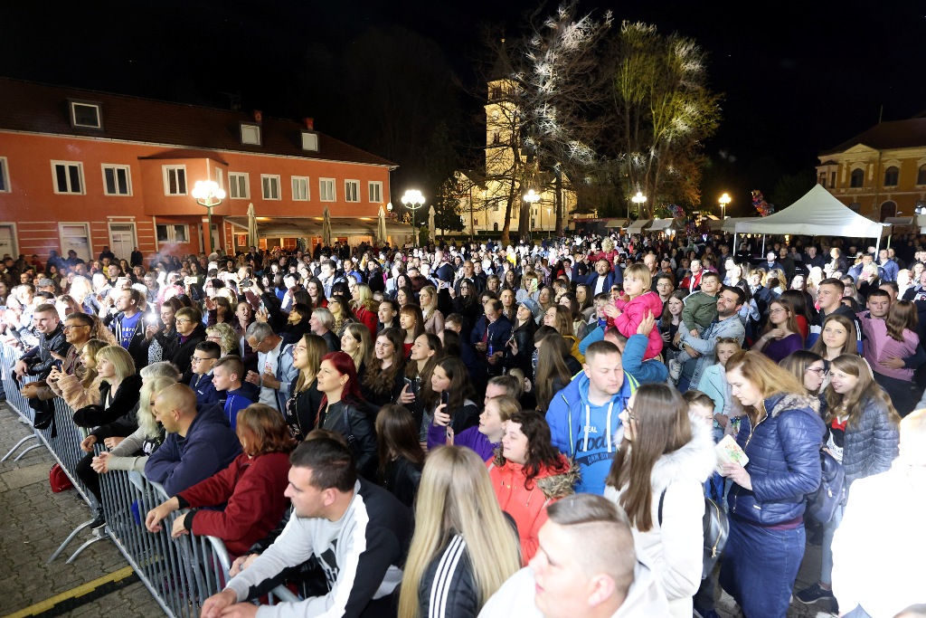 Brojna publika na koncertu Ljubavnika u Đurđevcu